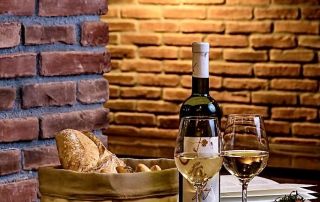 umjetni kamen apliciran u konobama